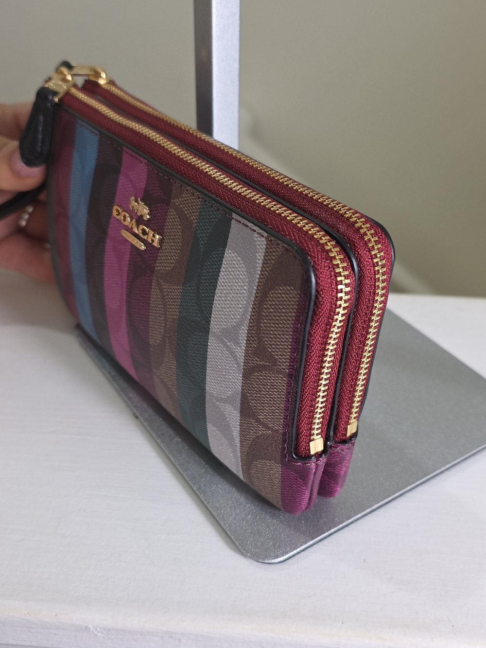 COACH C6022 Multicolor Striped Wristlet with Double Corner Zip Like NEW - Picture 4 of 13